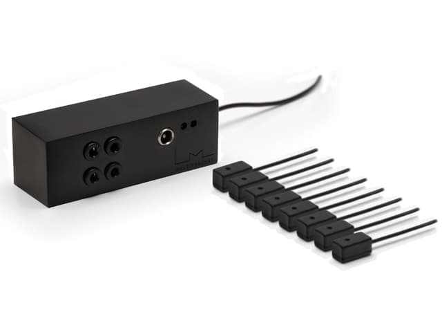 M Universal IR Extender 8 connectors - Control equipment behind cabinet doors